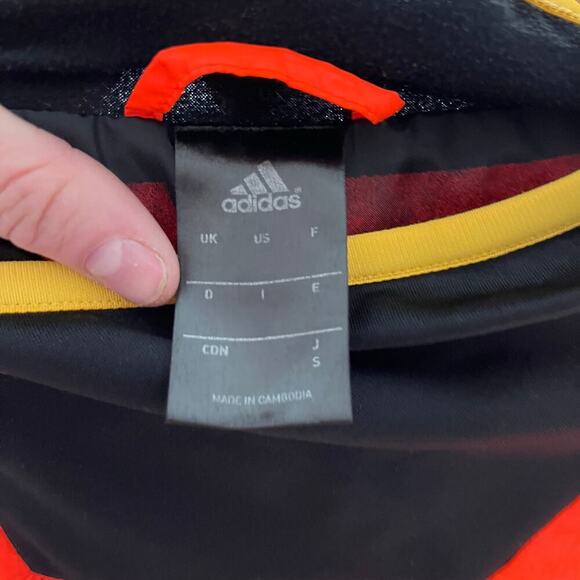 Adidas Red Black and Gold Logo Windbreaker Pullover Jacket men's size medium - Picture 6 of 11